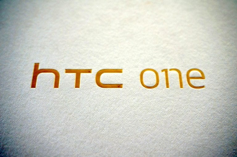 Zelta HTC One (galerija)