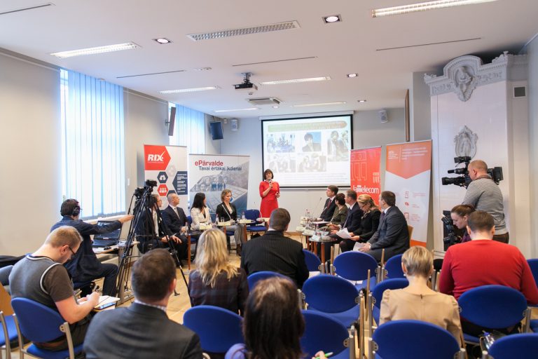 Visā Latvijā atklāj “E-prasmju nedēļu 2014”