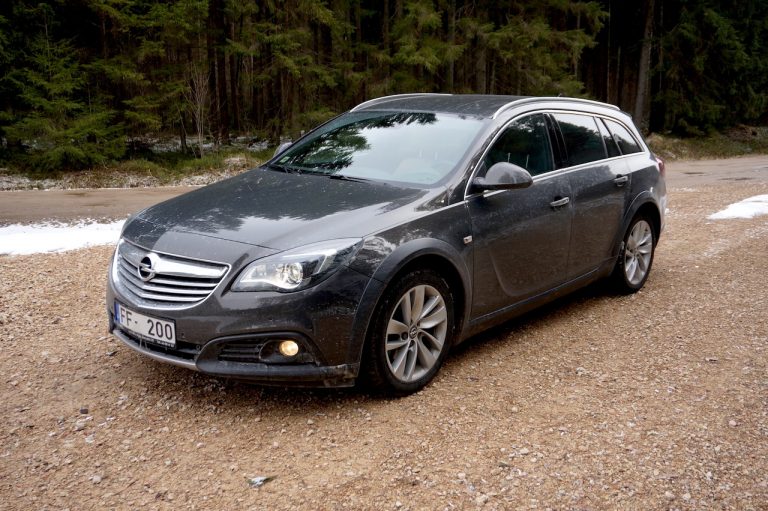 Opel Insignia Country Tourer (galerija)