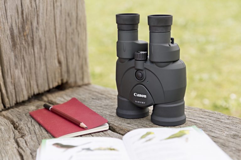 Canon pilnveido tālskatu klāstu, laižot klajā 12×36 IS III un 10×30 IS II