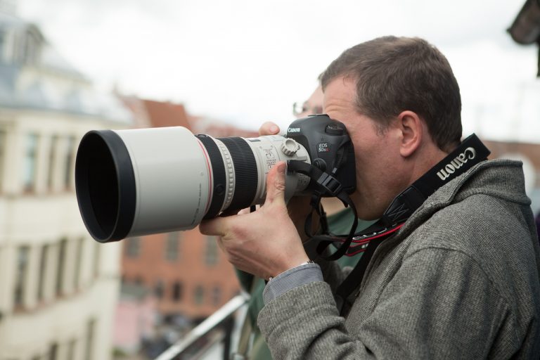 Canon Latvijā prezentē jaunas ierīces un iedvesmo jaunatklāt pilsētu