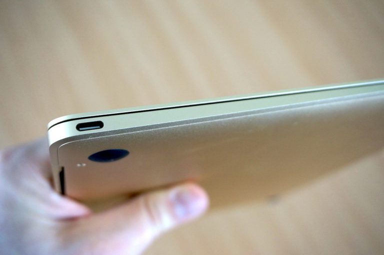 Apple MacBook (galerija)