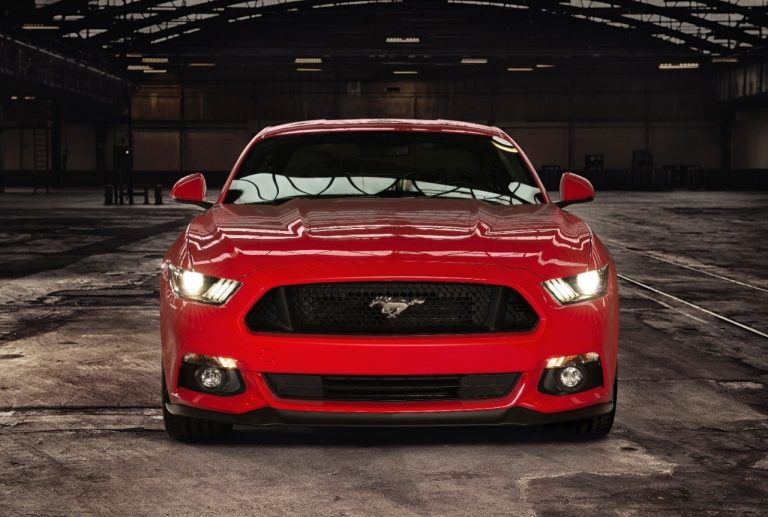 Eiropā tiks piedāvāts Ford Mustang ar 5.0 litru V8 dzinēju