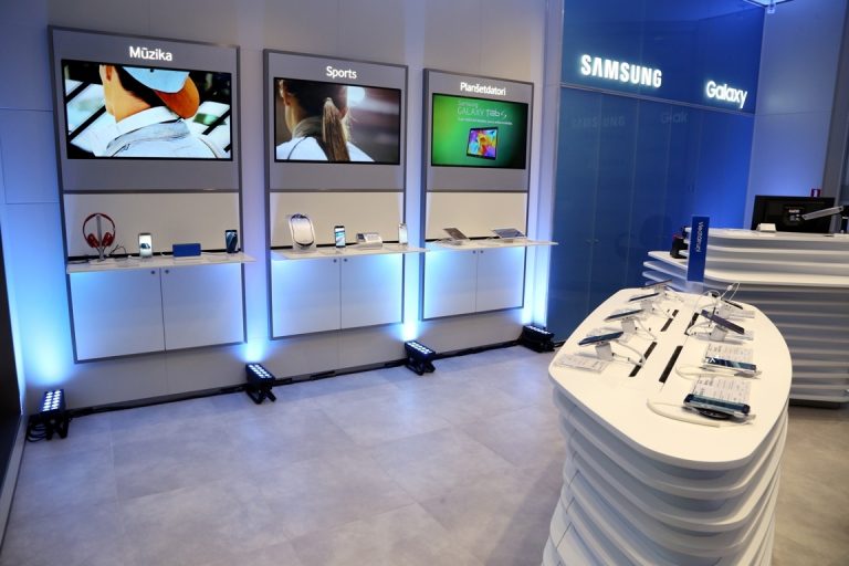 Tirdzniecības centrā “Spice” atvērts Samsung mobilo ierīču veikals