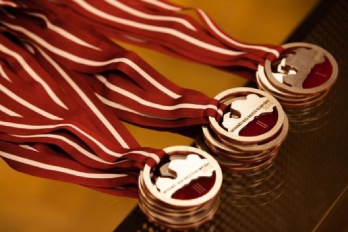Latvijas jaunajiem programmētājiem pilns medaļu komplekts Baltijas informātikas olimpiādē