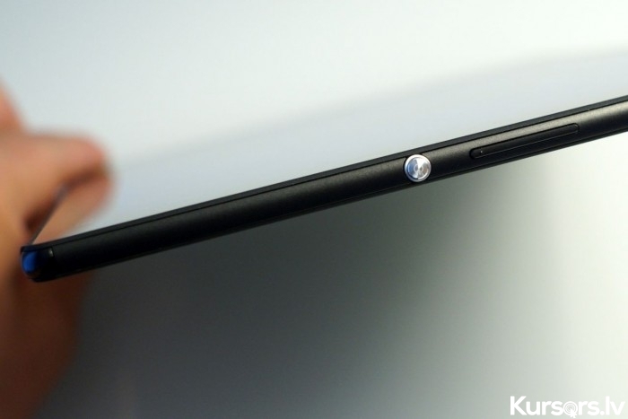 Xperia Z4 Tablet 021