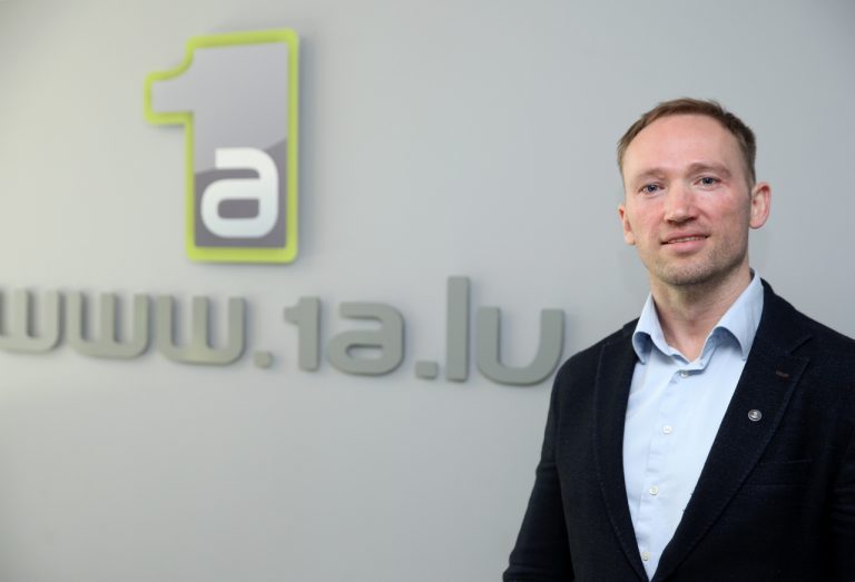 Latvijā cilvēki arvien vairāk un biežāk izvēlas iepirkties interneta veikalos, līderis 1a.lv