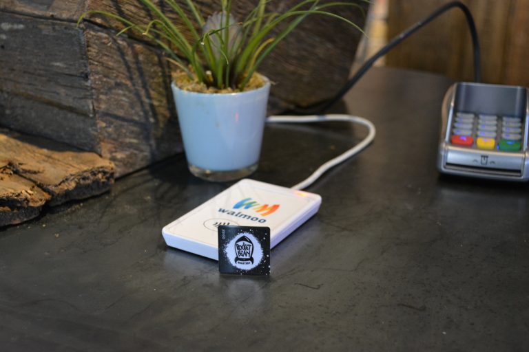 Walmoo rada inovatīvu Plug&Play risinājumu ar ko plāno mainīt klientu karšu tirgu