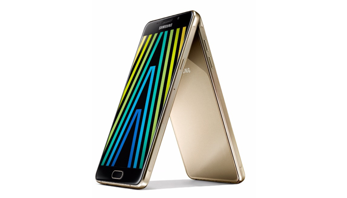 No stikla un metāla veidotie Samsung Galaxy A (2016) tālruņi Baltijas tirgū nonāks janvāra vidū