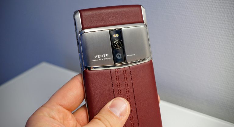 Vertu Signature Touch (2015) (galerija)