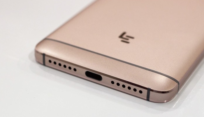 Pirmie Android viedtālruņi pāriet uz USB Type-C audio pieslēgvietu