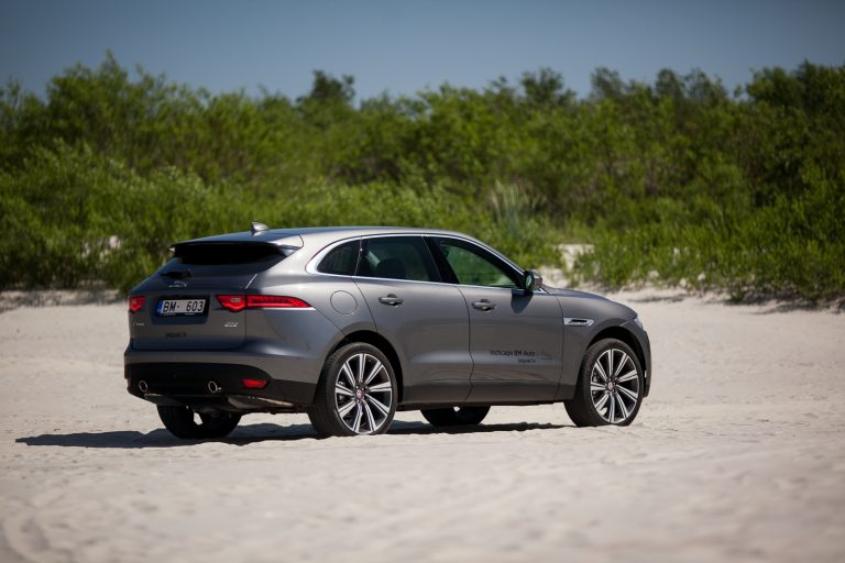 Kursors.lv izmēģina Jaguar F-Pace