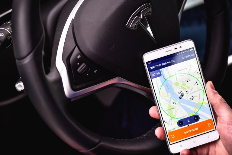 Taxify uzsāk darbību trīs jaunās pilsētās Eiropā un Āfrikā