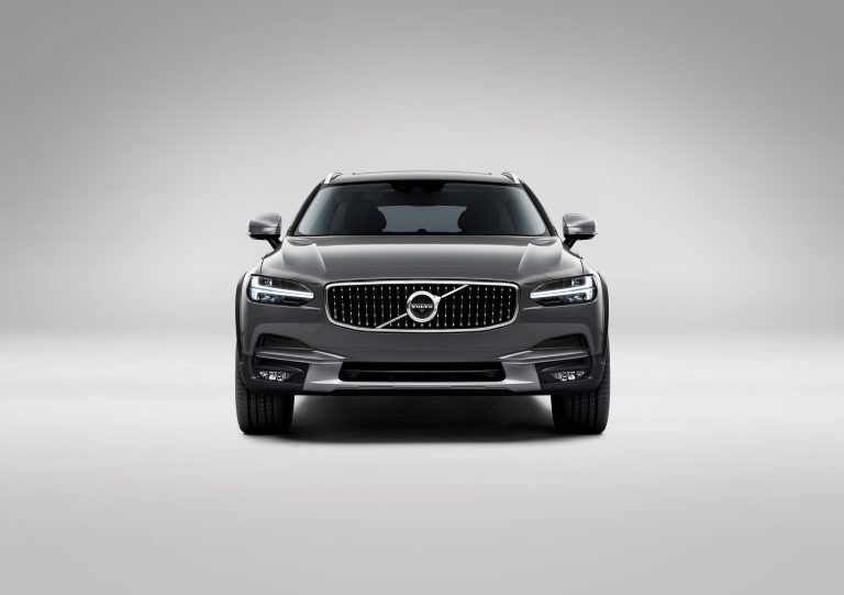 “Volvo” izsludina lielāko auto atsaukumu kompānijas vēsturē