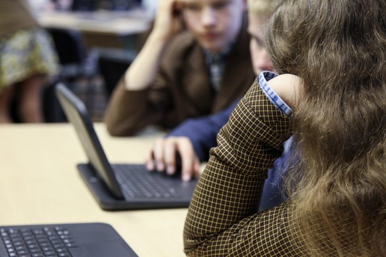 Seši Latvijas skolēni startēs Baltijas informātikas olimpiādē