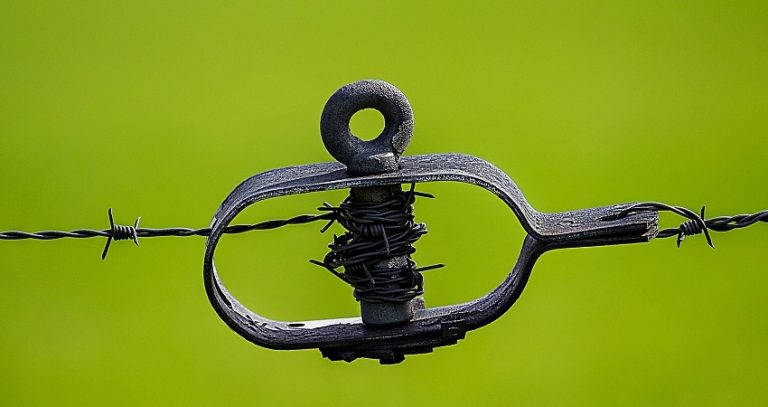 Darbiniekiem ir tieksme izmantot neatļautas modernās saziņas metodes