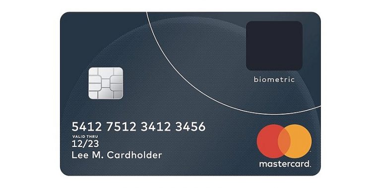 Mastercard iebūvējis pirkstu nospiedumu nolasītāju norēķinu kartē