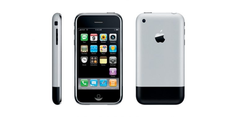 Pirmais iPhone bija būvēts kā tanks