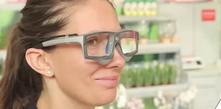 Apple iegādājas virtuālās realitātes un acu kustību sekošanas uzņēmumu