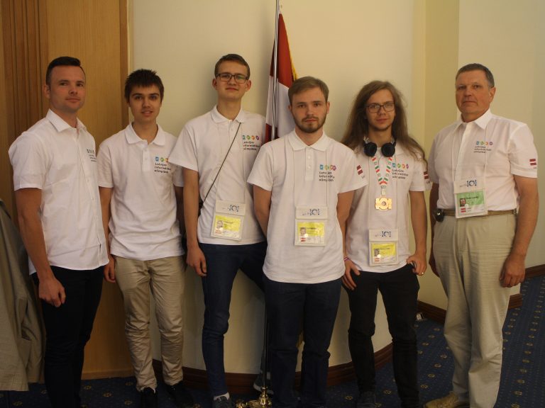 Latvijas skolēns izcīna bronzas medaļu Pasaules informātikas olimpiādē