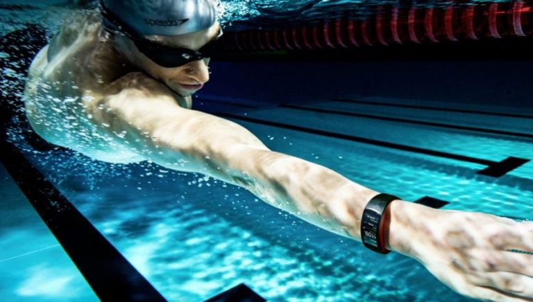 Ūdensizturīgā sporta viedaproce Gear Fit2 Pro pieejama Latvijā