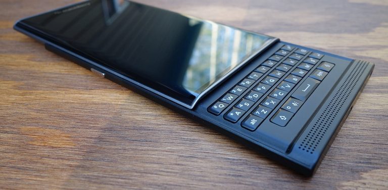BlackBerry pārtrauc PRIV drošības risinājumu nodrošināšanu