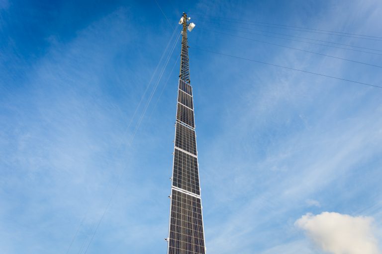Arī “Tele2” bāzes stacijās izmanto alternatīvo vēja un Saules enerģiju