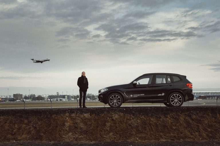 Kursors izmēģina BMW X3 M40i