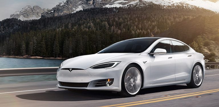 Tesla pārdošanas apjomi Eiropā pārspēj S-klasi un 7. sēriju