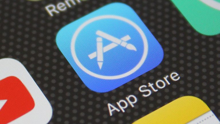 App Store un Google Play lietotāji aplikāciju iegādei sāk tērēt vairāk