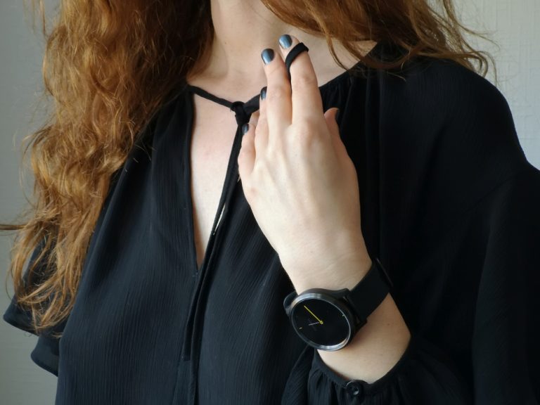 Funkcionālā rotaslieta: Garmin Vivomove HR apskats