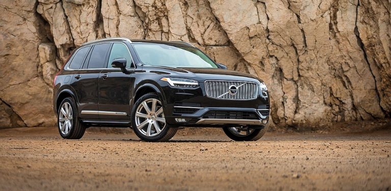 Volvo jaunā autonomā tehnoloģija varētu ļaut vadītājam gulēt pie stūres