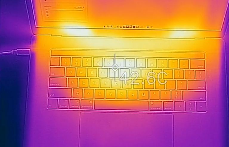 Jaunais MacBook Pro nespēj izmantot visu Core i9 procesora jaudu