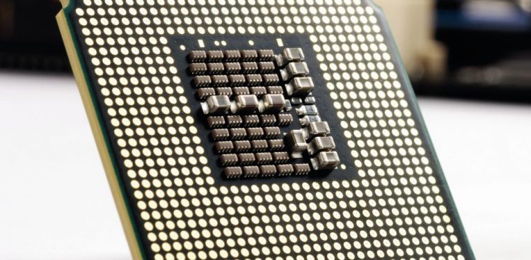 Intel procesoru sarakstos ieved 9. paaudzes Core i3-9000 un Core i5-9600K