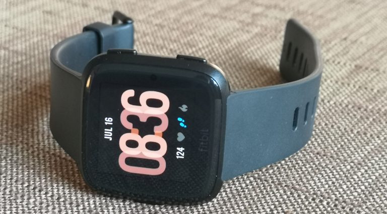 Fitbit Versa viedpulksteņa apskats