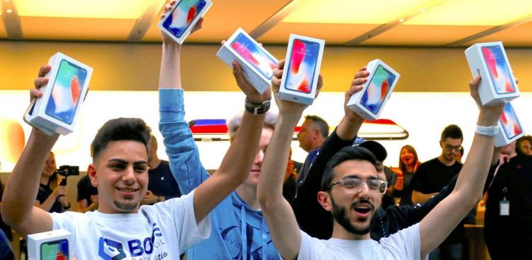 Pētījums: iPhone ir uzskatāms par pārticības simbolu