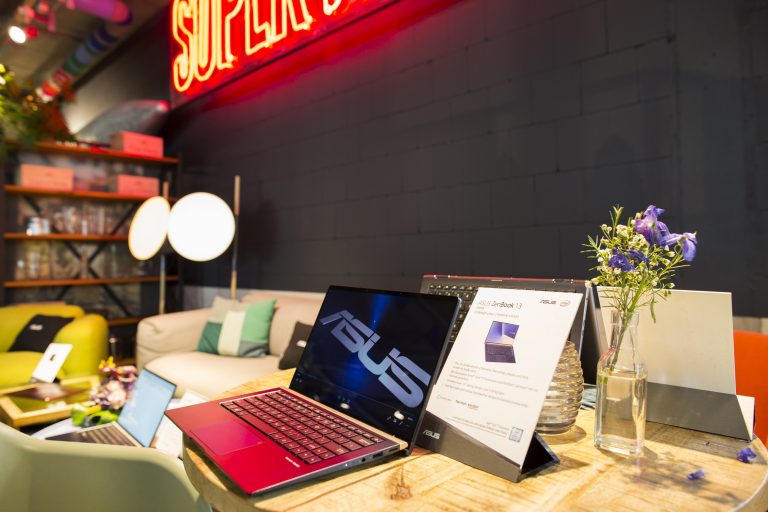 ASUS IFA 2018 prezentē pasaulē kompaktākos portatīvos datorus – jauno ZenBook sēriju