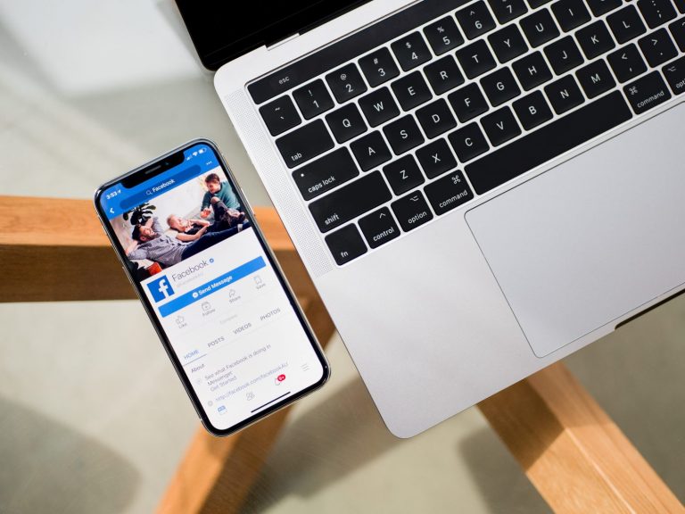 Facebook strādā pie Aloha virtuālā asistenta un būvē Portal viedo skaļruni