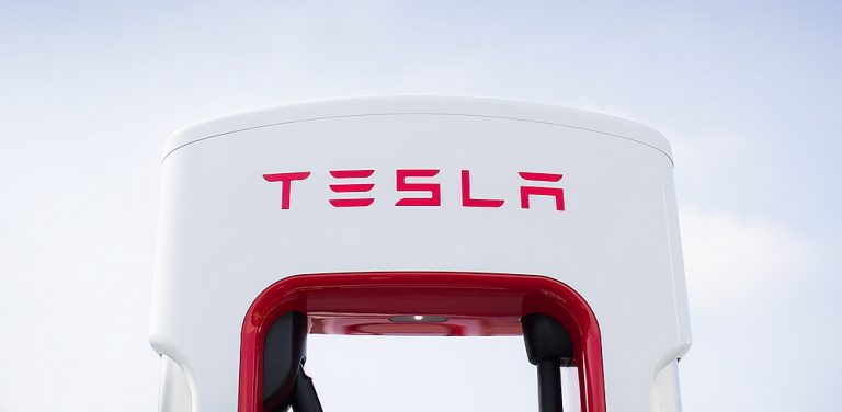 Plašs Tesla Supercharger uzlādes tīkls nonāks Eiropā nākamajā gadā