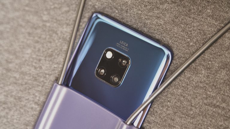 Huawei radījis mobilo lietotni, kas palīdz neredzīgiem cilvēkiem “saredzēt” emocijas