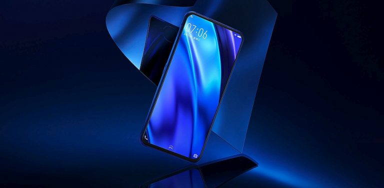 Vivo izziņo viedtālruni ar diviem ekrāniem, bet bez pašiņu kameras