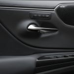 Detail_ES300h_SonicTitanium_0001