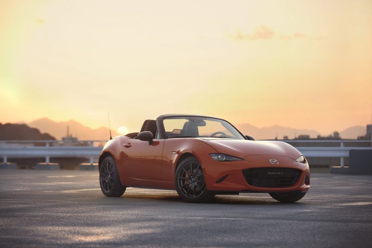 Čikāgā prezentēta speciāla “Mazda MX-5” versija