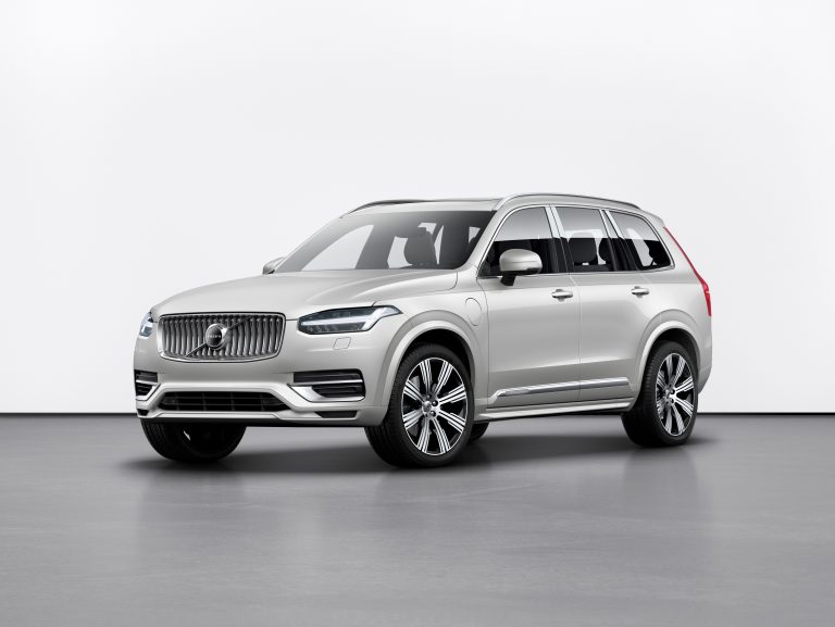 Volvo apstiprina, ka elektriskais “XC90” pēctecis tiks prezentēts gada nogalē