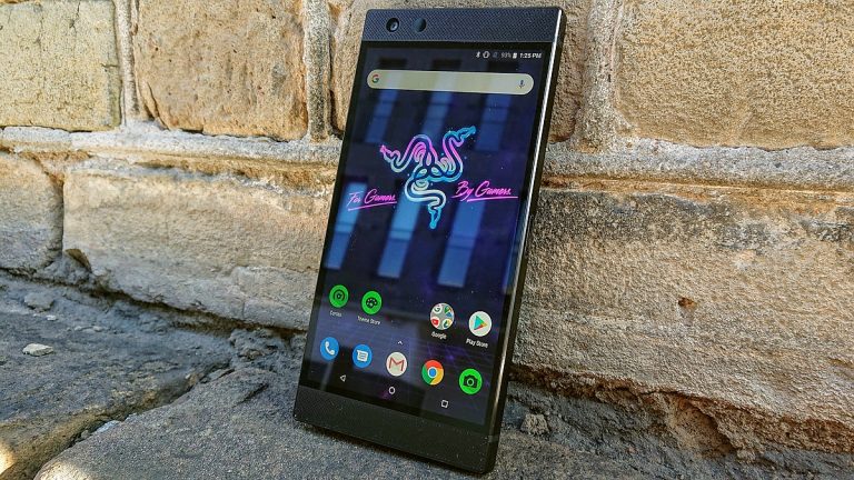 Spēlēm paredzētā Razer Phone 2 apskats