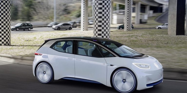 Tramps piedāvā 2020. gada budžetā atteikties no atbalsta elektroautomašīnām