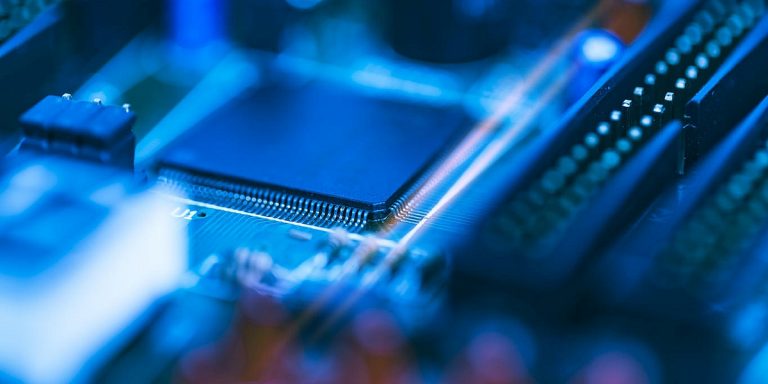 Intel procesoriem atklāta jauna ievainojamība Spoiler
