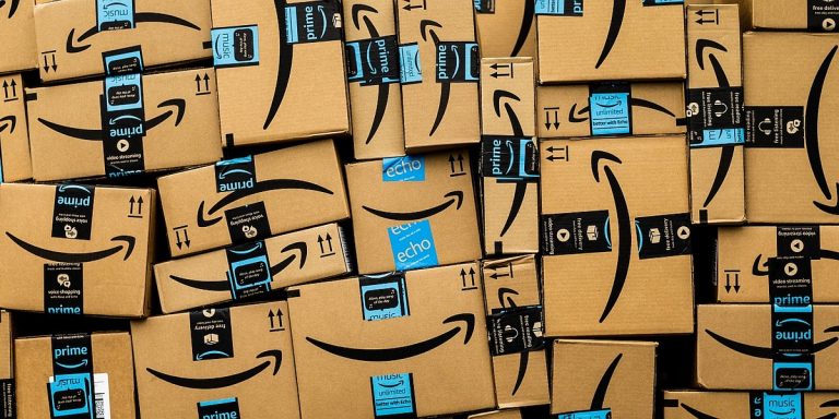 Aptauja: Amazon katru gadu dzērumā tiek veikti pirkumi 48 miljardu vērtībā