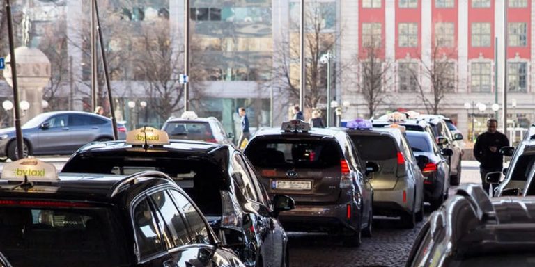 Oslo kļūs par pirmo pilsētu ar elektro-taksometru bezvadu uzlādi