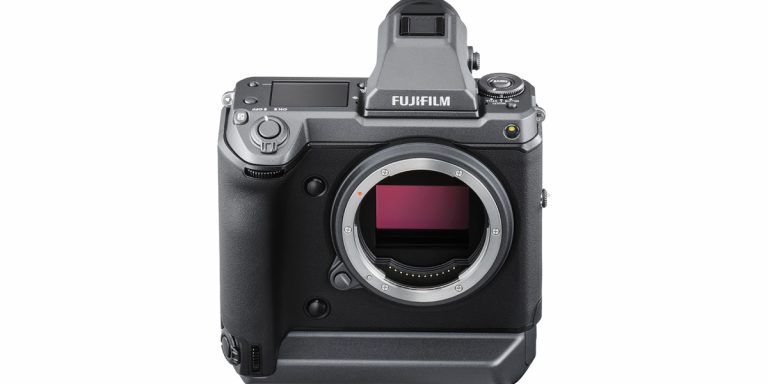 Fujifilm izlaiž 102 megapikseļu bezspoguļa GFX100 fotoaparātu